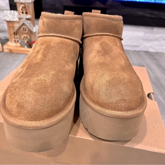 UGG W CLASSIC ULTRA MINI PLATFORM- 7 - Picture 6 of 7